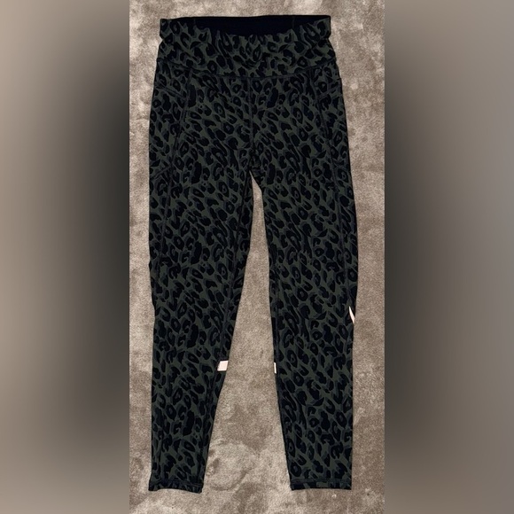 Sweaty Betty Pants - SWEATY BETTY The Zero Gravity Cheetah Print Legging in Green & Black Size Small